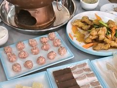 -一口猪海鲜浑锅·东北家常菜