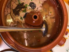 汽锅菌子肉饼-老滇山寨•云南特色菜•地方菜•民族风情歌舞表演(金碧店)
