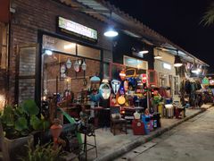 -席娜卡琳火车铁道夜市