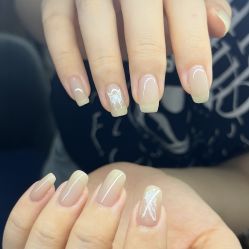 -小黑瓶美甲美睫