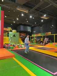 -蹦蹦跳跳(新奥购物中心店)