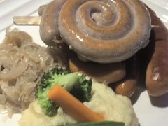 -LENBACH兰巴赫西餐啤酒坊(大连东港店)