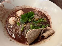 -席娜卡琳火车铁道夜市