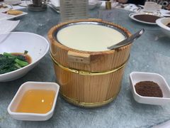 即撞桶仔豆腐花-喜宴又一村·粤菜·茶点·海鲜(壹方天地店)