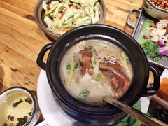 -老滇山寨•云南特色菜•地方菜•民族风情歌舞表演(金碧店)