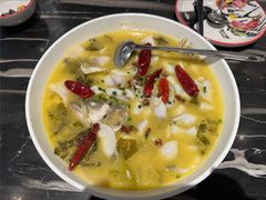 酸菜活鲈鱼-新白鹿餐厅(虹桥南丰城店)