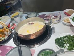 -洪氏嗨捞·广东猪肚鸡·椰子鸡火锅(西咸万象城店)