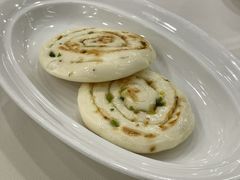 生煎金蒜葱油饼-凤凰楼酒家·粤宴点心(华强北店)