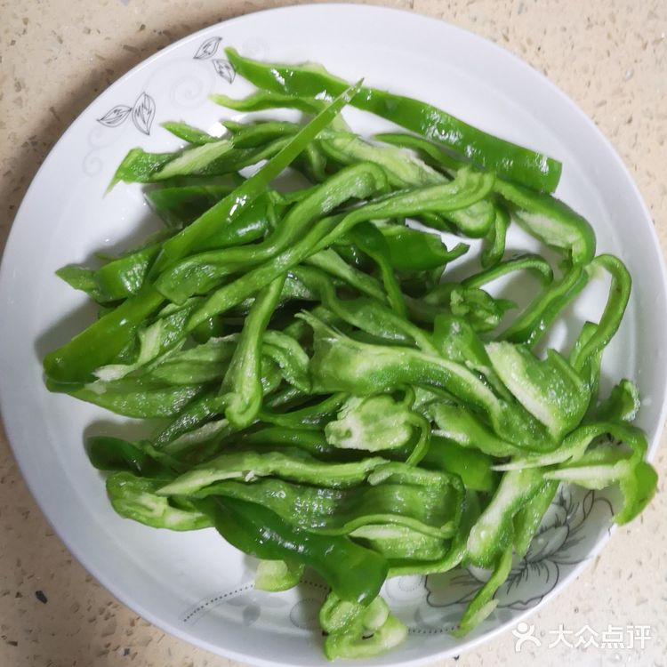 青椒炒香干看起来就特别好吃，自制的更香呢。