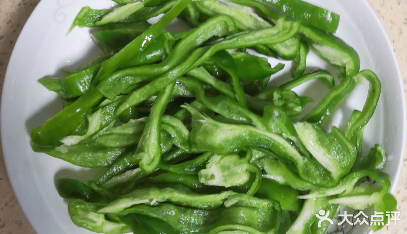 青椒炒香干看起来就特别好吃，自制的更香呢。