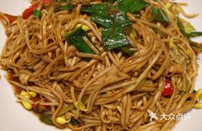 Xiao Chun Stir-Fried Noodles