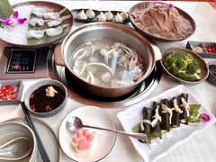 -喃喃椰·糟粕醋·椰子鸡火锅(七堡花园店)