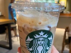 -星巴克臻选(上海中环广场2F店)