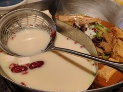 -左庭右院鲜牛肉火锅(金山万达店)