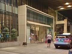 -大中华希尔顿酒店-念自助餐·嗨啤·小龙虾