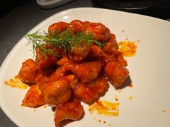 香菠咕咾肉（鸡肉）-吴越荣记苏州菜·松鼠桂鱼100%活鱼现做(斜塘老街店)