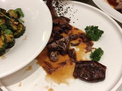 -鞍山大白鲨美食酒店