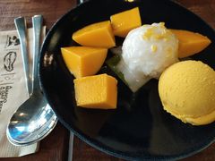 -莓园冰淇淋店