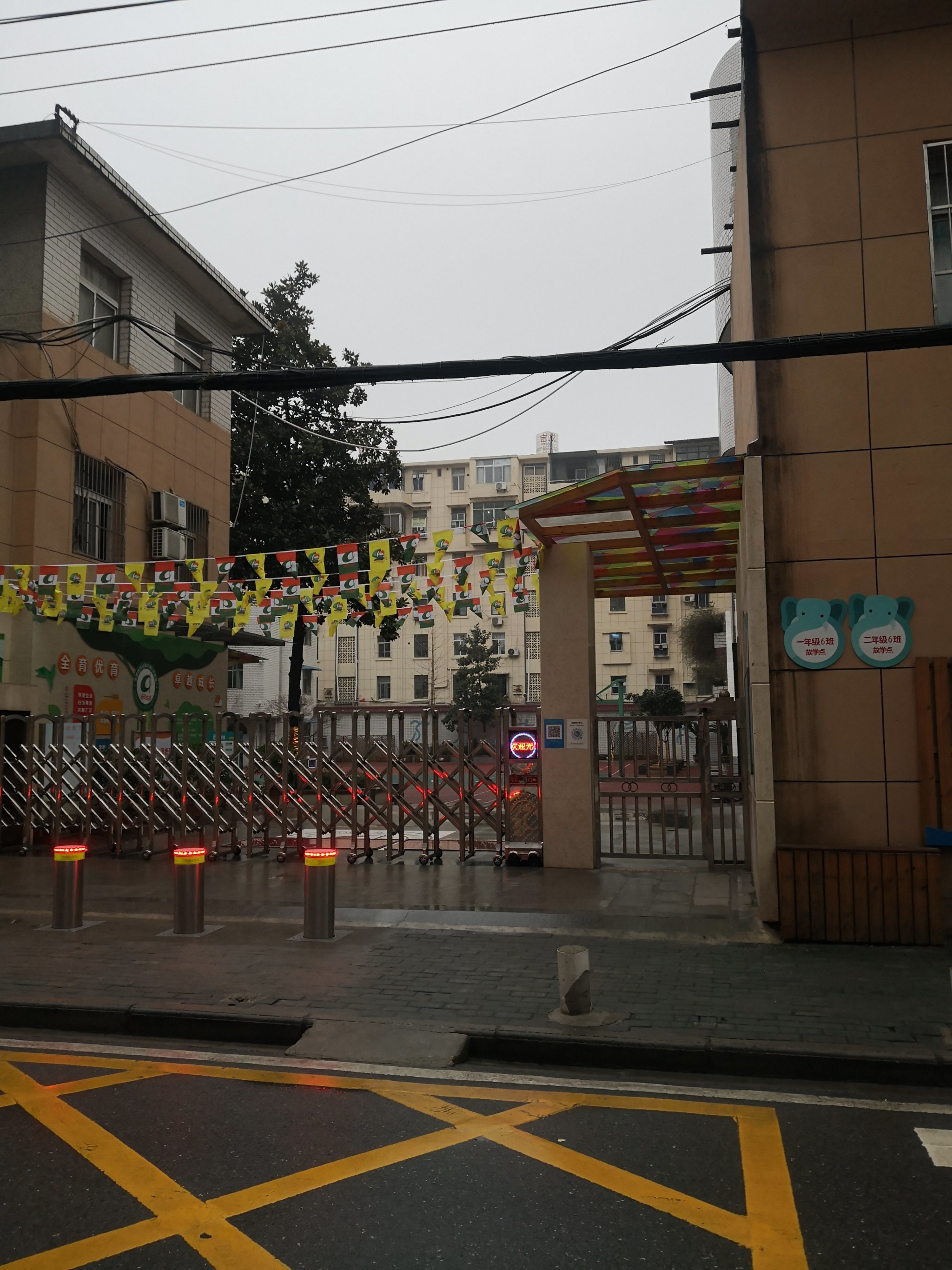 武昌区中山路小学在中山路上有两个校区,南