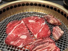 -铭牛烧肉·和牛海鲜自助(高新月牙湖店)