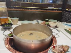 -洪氏嗨捞·猪肚鸡火锅(阳光天地店)