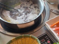 -喃喃椰·糟粕醋·椰子鸡火锅(七堡花园店)