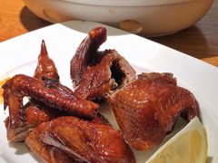 红烧乳鸽-点心传说·粤菜点心(佐阾虹湾店)