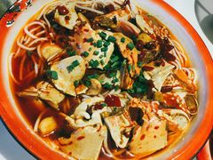 蟹脚捞粉-思博半步颠小酒馆(梦时代店)