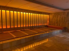 -碧中海汤泉汗蒸酒店