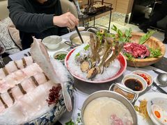 -红鼎豆捞·非遗鲍皇汤火锅(宝丰路店)