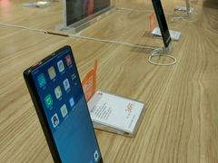 小米mix展示-小米之家(西安王府井熙地港店)