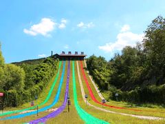 -雪山彩虹谷景区