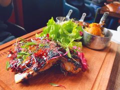 煎烤西班牙猪肋排-YUE·6·西式融合餐厅(外滩六号店)
