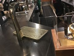 -星巴克臻选(深圳龙华红山天虹店)