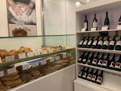 面包甜点陈列柜-老梦面包 CHEZMOREL(三源里店)