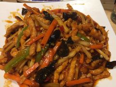 鱼香肉丝-左邻右舍褡裢火烧(石榴园店)