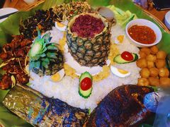 手抓饭-傣家寨花园主题餐厅