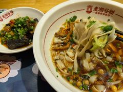 -呷佬·长沙手工米粉(金沙江路店)