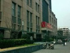 -海天商务大厦-地上停车场