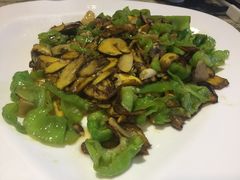 -蔼若春.传承三十年云南菜(金碧公园店)