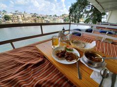-Lake Shore Hotel & Restaurant