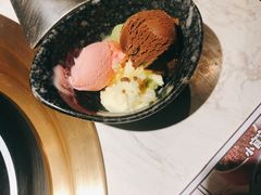 冰淇淋自助-哥老官重庆美蛙鱼头(西湖银泰十一哥店)