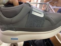 -UGG(燕莎奥特莱斯购物中心店)