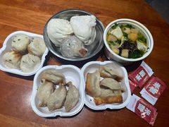 -白玉兰食品甜凤店(合生汇店)