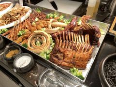 -广州万富希尔顿酒店·感趣自助餐厅·金秋蟹宴生蚝海鲜刺身