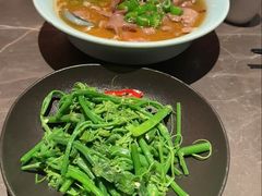 炝拌豌豆苗-金鸭季·北京烤鸭(深业上城店)