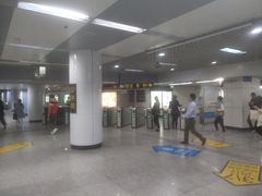 -陆家浜路(地铁站)