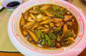 Sautéed Red-Braised Fish with Mild Spiciness