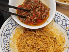 -李与白包子铺(桐梓林店)