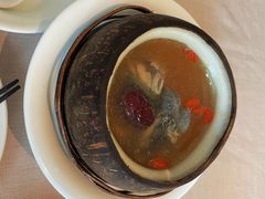 海椰皇炖乌鸡-尚一汤·粤菜海鲜(环球港店)